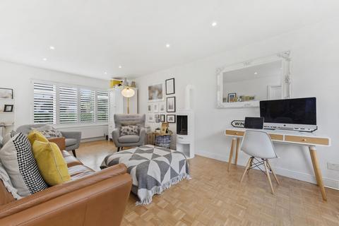 4 bedroom detached house to rent, Kimber Close, Windsor