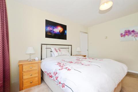 2 bedroom flat for sale, Milton Road, Harpenden