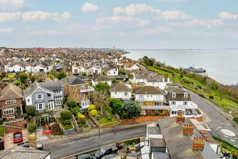 4 bedroom detached house for sale – pohled 2