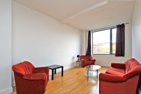 2 bedroom apartment to rent, Commercial Road, London