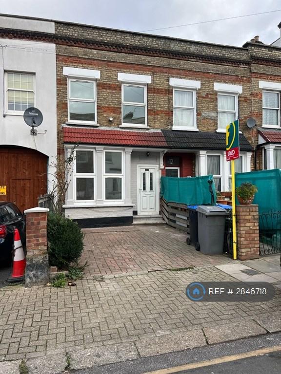 110 Rucklidge Rd Rucklidge Avenue, London, NW10 3 bed semi-detached house to rent - £ ...