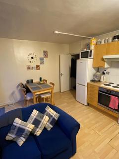 1 bedroom in a flat share to rent, Bessborough Road, London SW15
