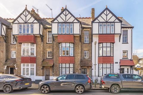 1 bedroom flat to rent, The Avenue, Sunbury-On-Thames TW16