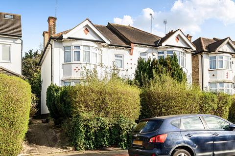 Courthouse Road, London N12