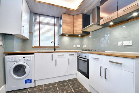 3 bedroom terraced house to rent, Fitzwarren Street, Salford