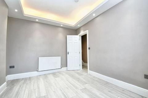 3 bedroom terraced house to rent, Fitzwarren Street, Salford