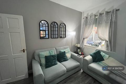3 bedroom terraced house to rent, Heath St, Newcastle, ST5