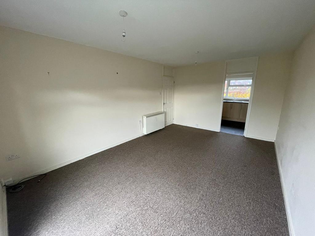 Apartment in Birmingham, Brandwood End - View 3