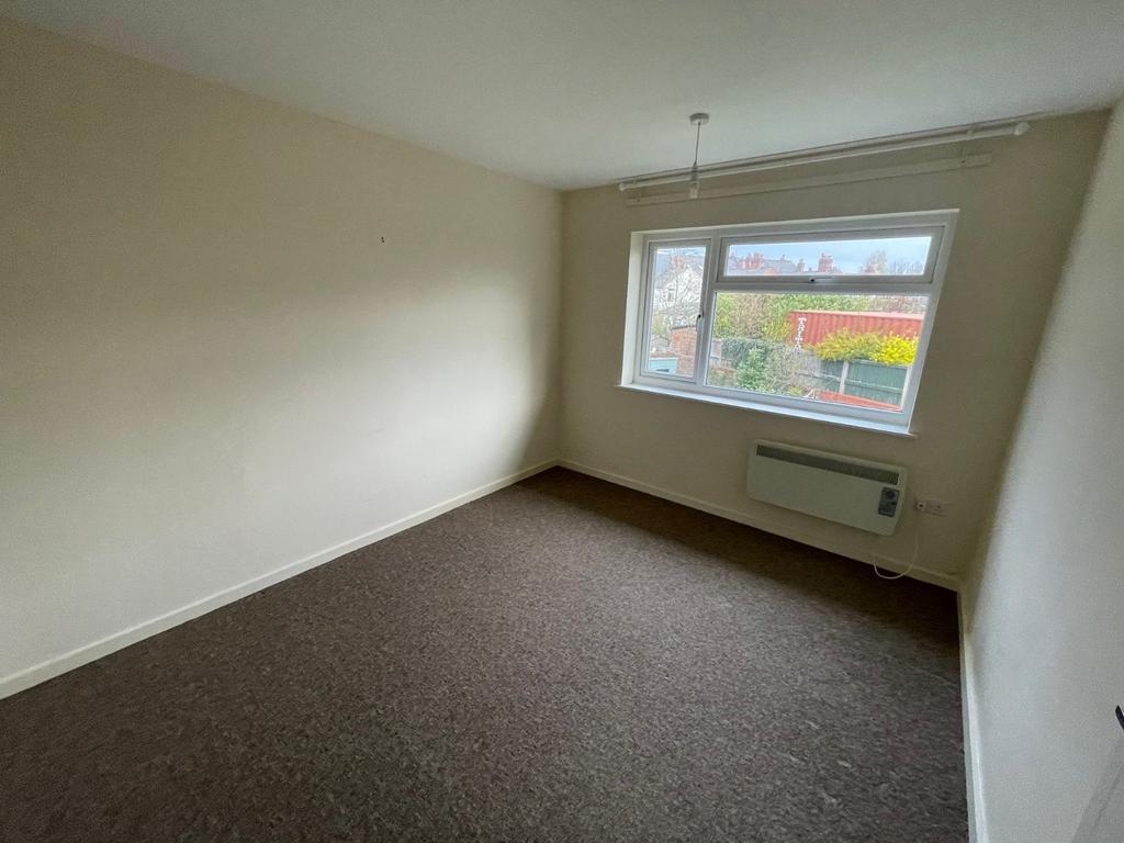 Apartment in Birmingham, Brandwood End - View 5