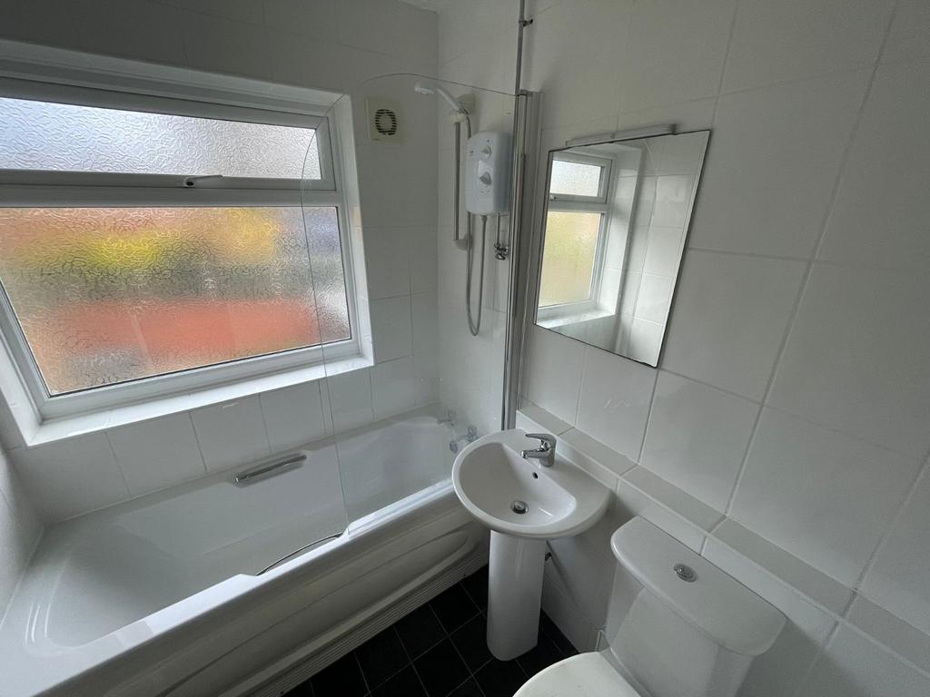 Apartment in Birmingham, Brandwood End - More
