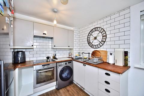 1 bedroom flat for sale, Coral Park, Maidstone, Kent, ME14