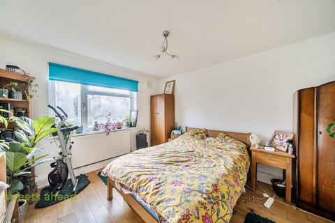 Chipstead Close, London, SE19