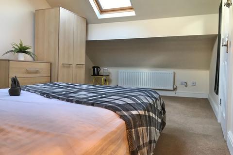 1 bedroom in a house share to rent, Room 7, Gainsborough Road, Crewe, CW2