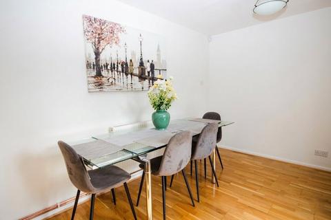 4 bedroom terraced house to rent, Newnham Place, Patchway, Bristol, South Gloucestershire, BS34