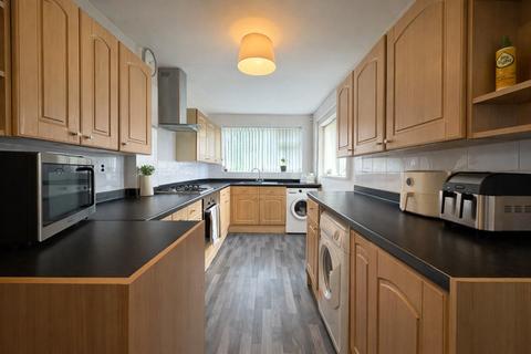 4 bedroom semi-detached house for sale, Lindale Avenue, Oldham OL9