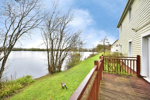 3 bedroom end of terrace house for sale, New Hythe Lane, Larkfield, Aylesford, Kent, ME20