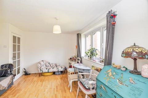 Studio for sale, Sandown Road, Watford
