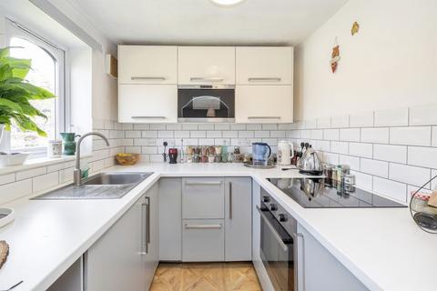 Studio for sale, Sandown Road, Watford