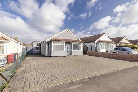 5 bedroom bungalow for sale, Royston Way, Burnham SL1