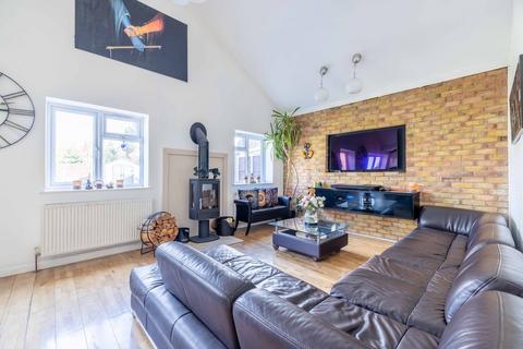 5 bedroom bungalow for sale, Royston Way, Burnham SL1