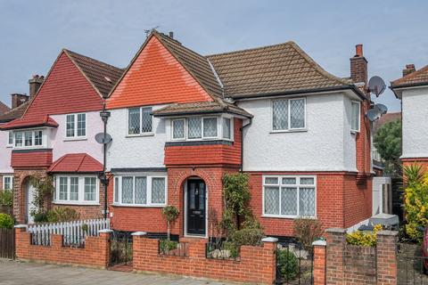 Cricklade Avenue, Streatham Hill, London, SW2
