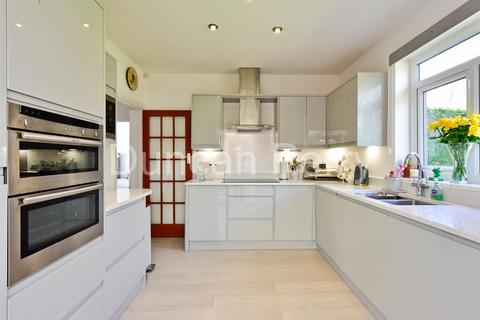 3 bedroom semi-detached bungalow for sale, The Drive, Potters Bar EN6