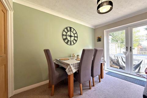 3 bedroom semi-detached house for sale, Hamilton Drive, Telford Estate, Shrewsbury