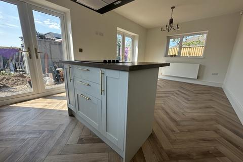 2 bedroom detached bungalow for sale, Ormskirk Road, Skelmersdale, WN8