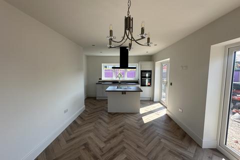 2 bedroom detached bungalow for sale, Ormskirk Road, Skelmersdale, WN8