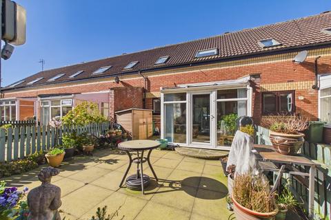 3 bedroom cottage for sale, Kings Mill Road, Driffield, YO25 6FQ
