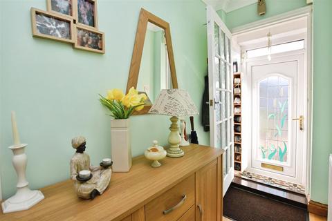 2 bedroom link detached house for sale, Galfrid Road, Bilton HU11