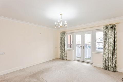 2 bedroom flat for sale, Cranleigh Drive, Leigh-on-Sea, Essex, SS9