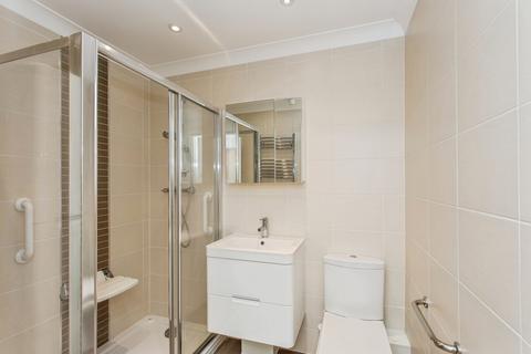2 bedroom flat for sale, Cranleigh Drive, Leigh-on-Sea, Essex, SS9