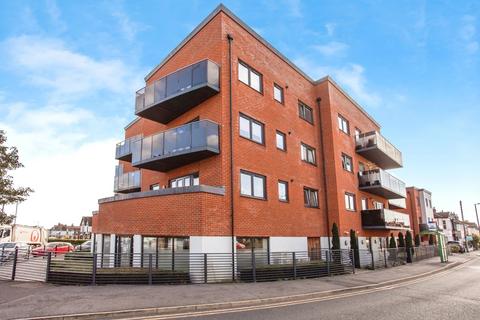 2 bedroom flat for sale, Cranleigh Drive, Leigh-on-Sea, Essex, SS9
