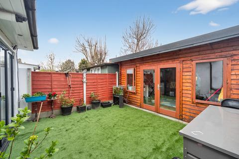 2 bedroom ground floor flat for sale, Elsham Road, London, E11