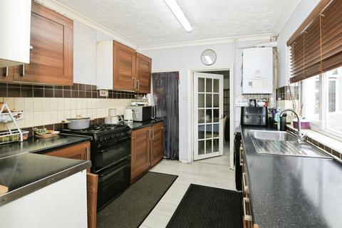 3 bedroom terraced house for sale, Mayors Walk, Peterborough