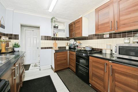 3 bedroom terraced house for sale, Mayors Walk, Peterborough
