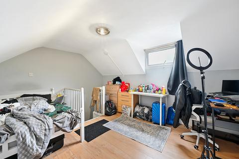 4 bedroom terraced house for sale, Albacore Crescent, London SE13