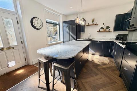 3 bedroom terraced house for sale, Banks End Road, Elland