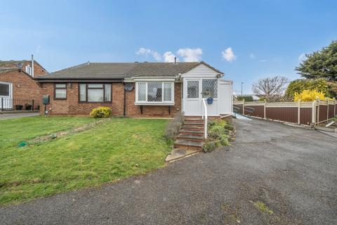 2 bedroom bungalow for sale, Robin Close, Towcester, Northamptonshire, NN12