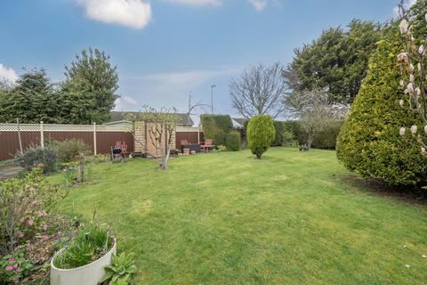 2 bedroom bungalow for sale, Robin Close, Towcester, Northamptonshire, NN12