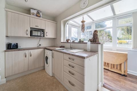 2 bedroom bungalow for sale, Robin Close, Towcester, Northamptonshire, NN12