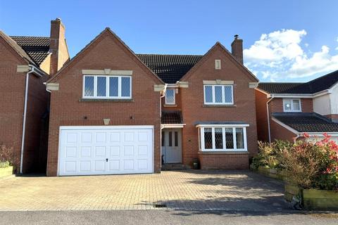 4 bedroom detached house for sale, Whitworth Road, Chippenham
