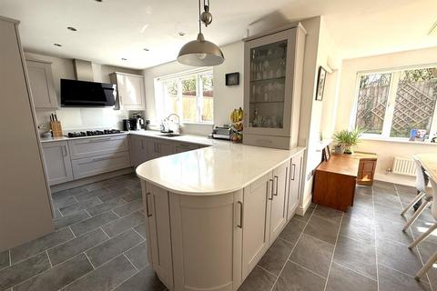 4 bedroom detached house for sale, Whitworth Road, Chippenham