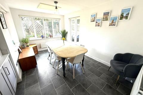 4 bedroom detached house for sale, Whitworth Road, Chippenham