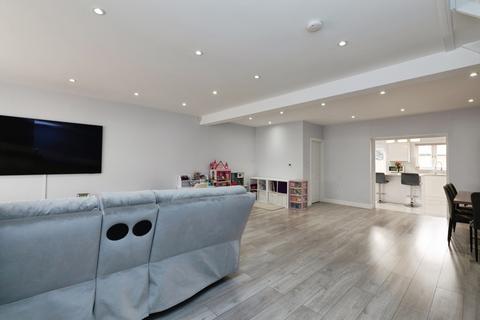 4 bedroom semi-detached house for sale, Clayhall Avenue, Clayhall, Ilford, IG5