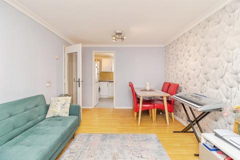 2 bedroom flat for sale, Larwood Place, Oldbrook, Milton Keynes, Buckinghamshire, MK6