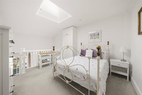 3 bedroom flat to rent, Ellesmere Place, Walton-on-Thames, Surrey, KT12