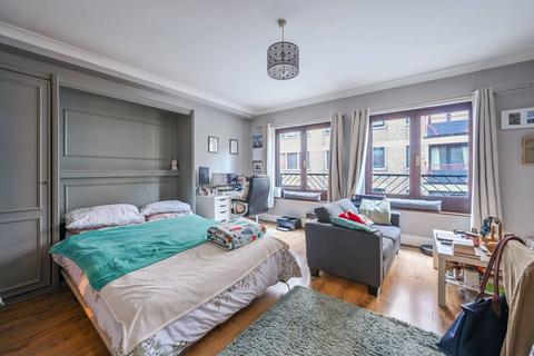 Studio to rent, Wapping High Street, Wapping, London, E1W