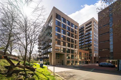 Bathgate Place, Ealing, W13